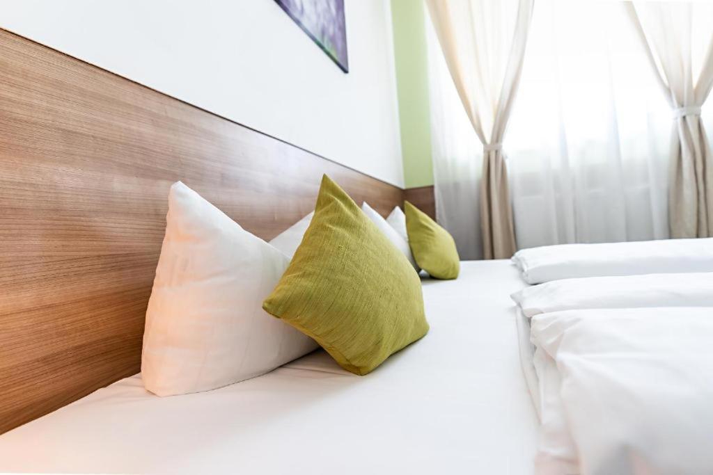 24Seven Apartments - Self Check-In อัลท์ดอร์ฟ ภายนอก รูปภาพ