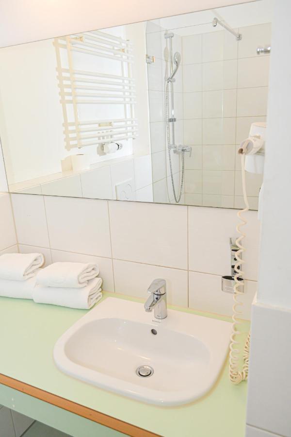 24Seven Apartments - Self Check-In อัลท์ดอร์ฟ ภายนอก รูปภาพ