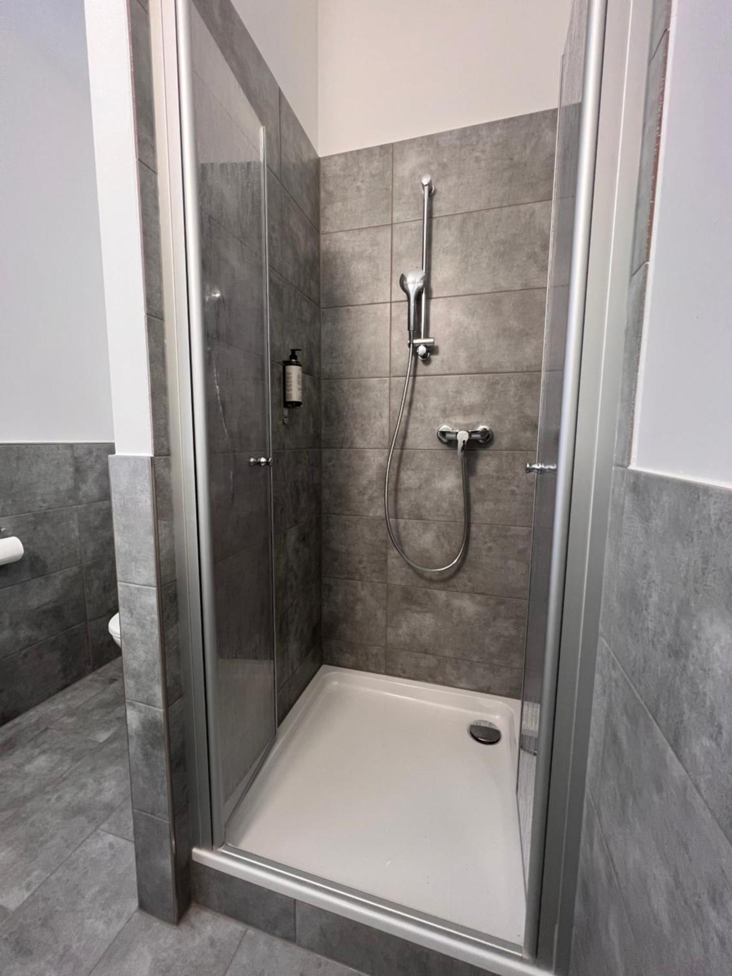 24Seven Apartments - Self Check-In อัลท์ดอร์ฟ ภายนอก รูปภาพ